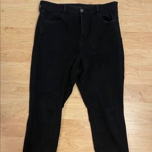 2/$25✨ American Eagle Dream Jean size 16 Short